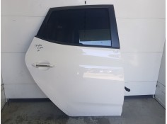 PUERTA TRASERA DERECHA 770041K000 TOCADA