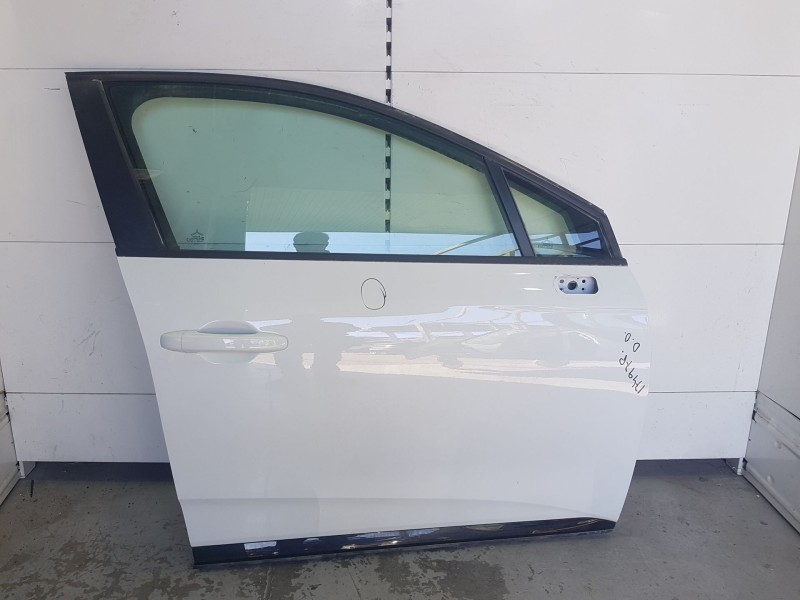 Recambio de puerta delantera derecha para mitsubishi colt 100t motion referencia OEM IAM MQ007316  TOCADA