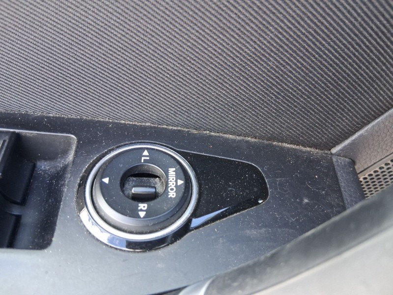 Recambio de mando elevalunas delantero izquierdo para hyundai i40 i (vf) 1.7 crdi referencia OEM IAM 935713Z000  