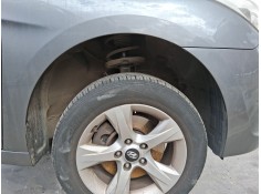 PLASTICO PASE RUEDA DEL. DCH. 868123Z000 