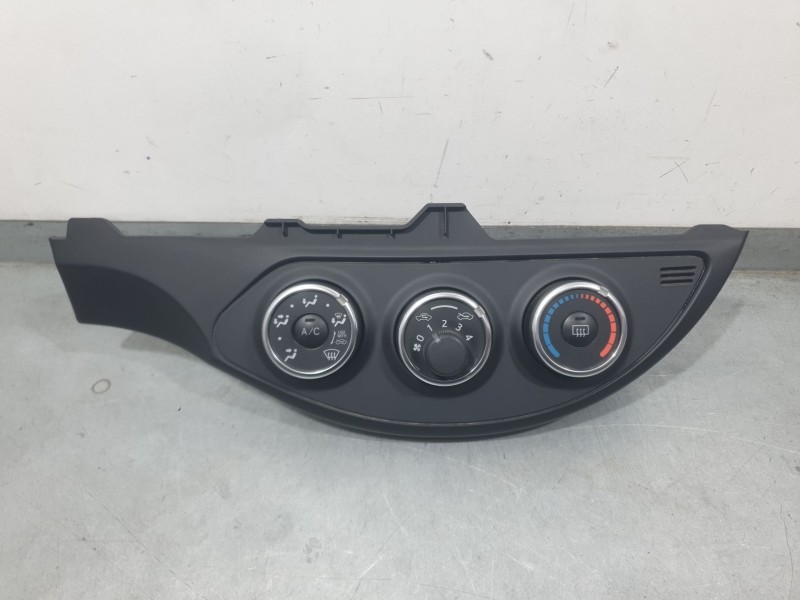 Recambio de mando calefaccion / aire acondicionado para toyota yaris active referencia OEM IAM 544060D390  