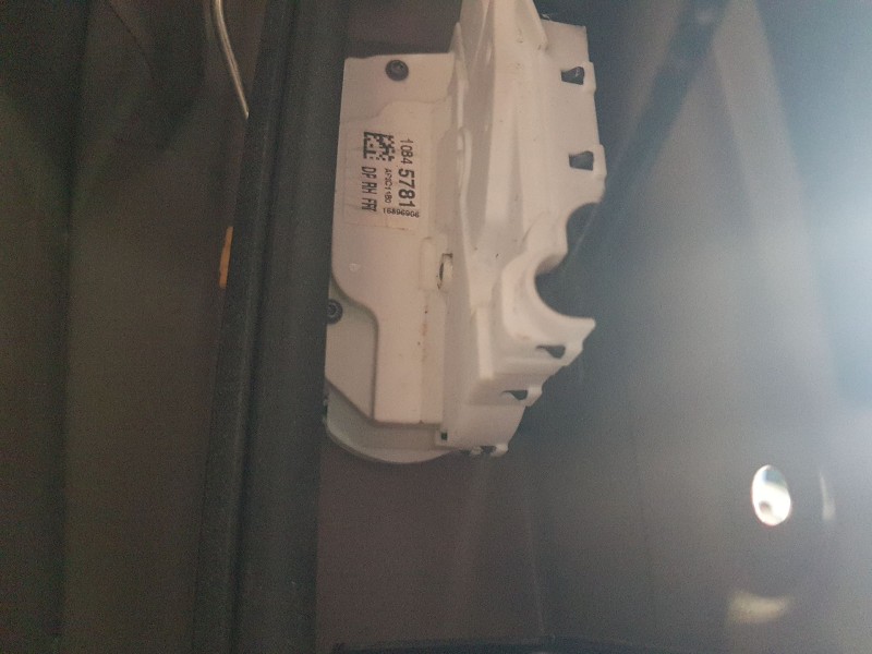 Recambio de cerradura puerta delantera derecha para mg zs suv (azs1) 1.5 vti referencia OEM IAM 10640588  