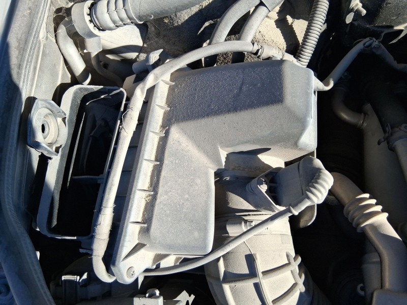 Recambio de carcasa filtro aire para audi a4 b7 (8ec) 2.0 tdi 16v referencia OEM IAM 03G133837  