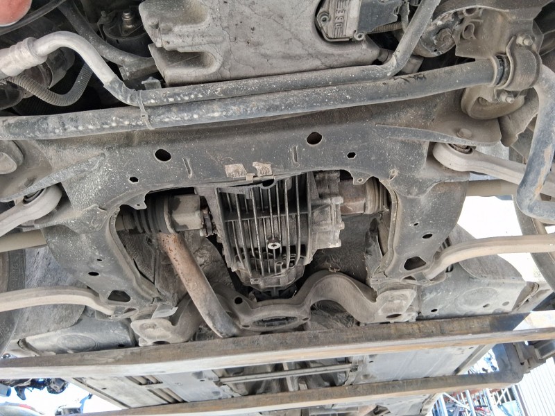 Recambio de puente delantero para audi a4 b7 (8ec) 2.0 tdi 16v referencia OEM IAM 8E0399313BD  