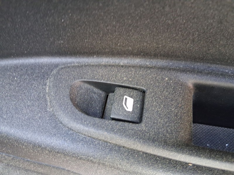 Recambio de mando elevalunas trasero derecho para jeep avenger (fh1) avenger t-gdi cat referencia OEM IAM 98044803ZD  