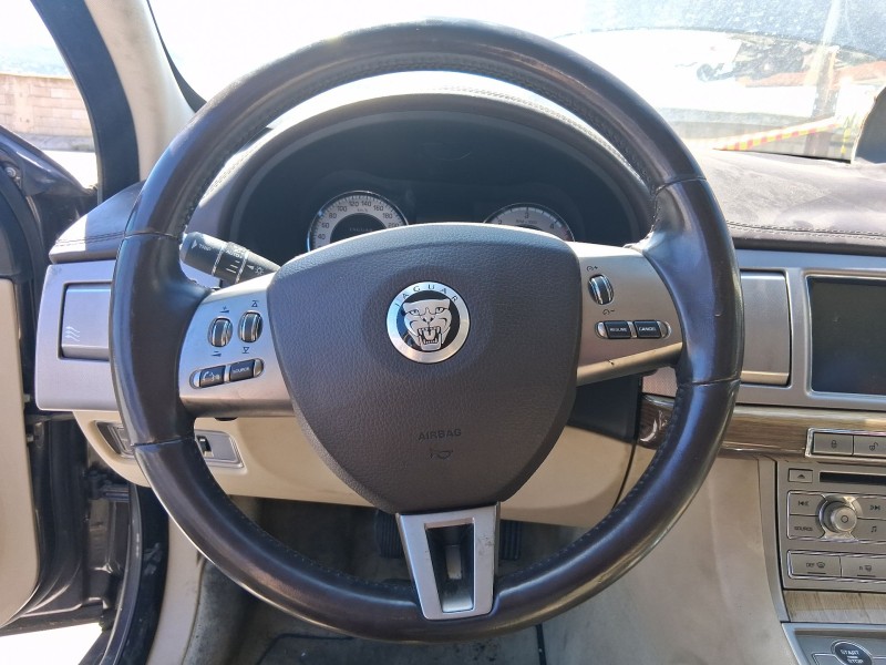 Recambio de volante para jaguar xf i (x250) 2.7 d referencia OEM IAM C2P14942LEG  