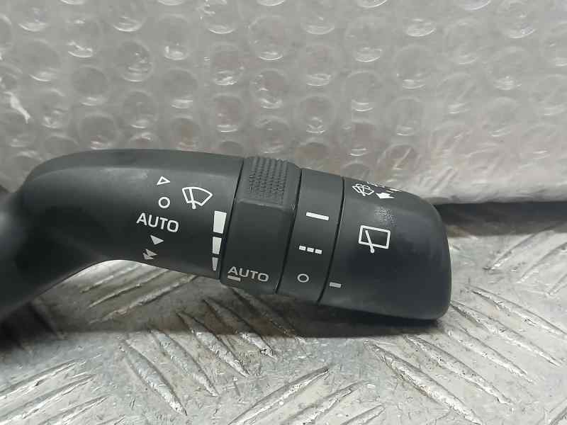 Recambio de mando limpia para toyota rav4 hybrid 4x2 advance referencia OEM IAM 4220017L021  