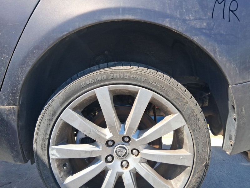 Recambio de plastico pase rueda tras. izq. para jaguar xf i (x250) 2.7 d referencia OEM IAM C2Z2157  