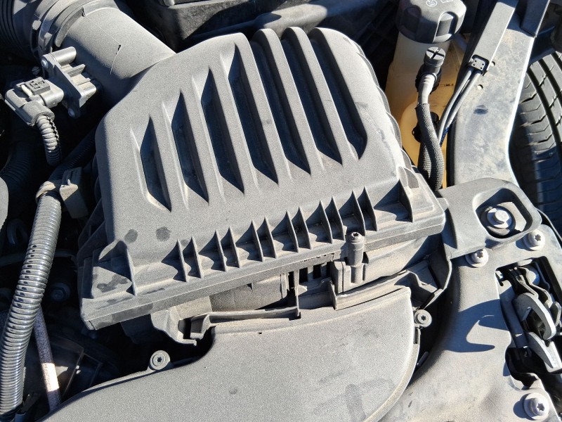 Recambio de carcasa filtro aire para bmw 2 active tourer (f45) 216 d referencia OEM IAM 13718513916  