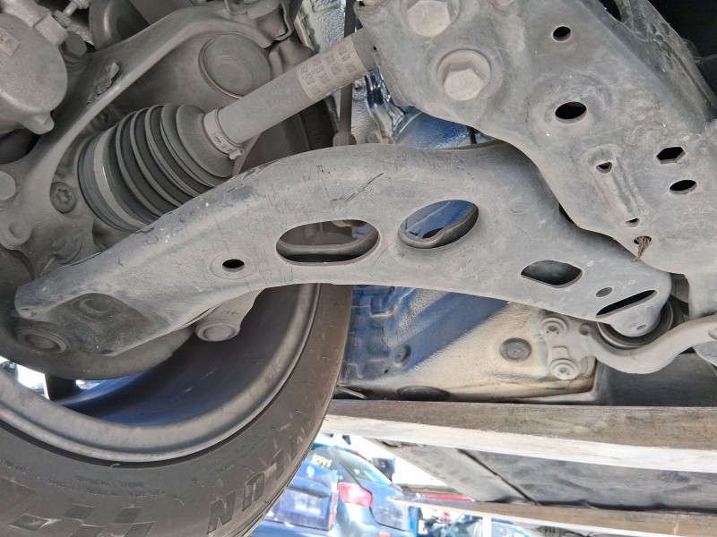 Recambio de brazo suspension inferior delantero derecho para bmw 2 active tourer (f45) 216 d referencia OEM IAM 31126879844  