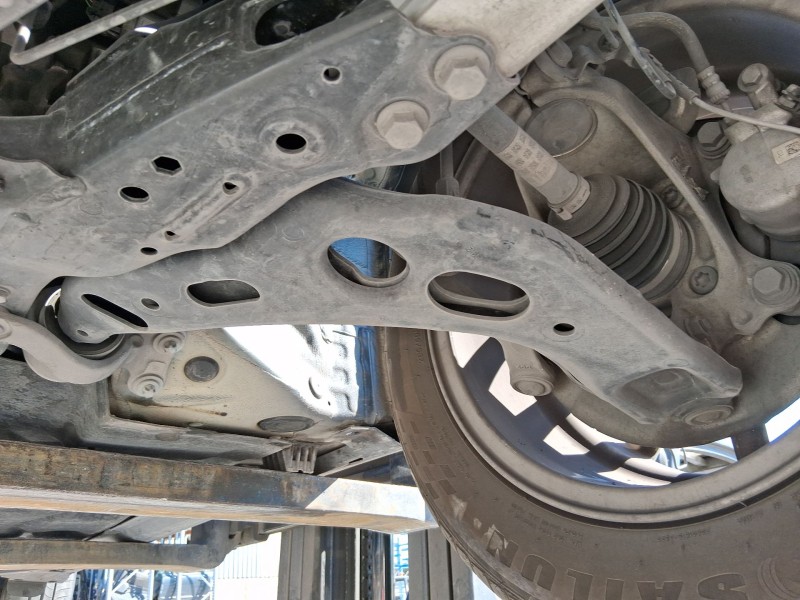 Recambio de brazo suspension inferior delantero izquierdo para bmw 2 active tourer (f45) 216 d referencia OEM IAM 31126879843  