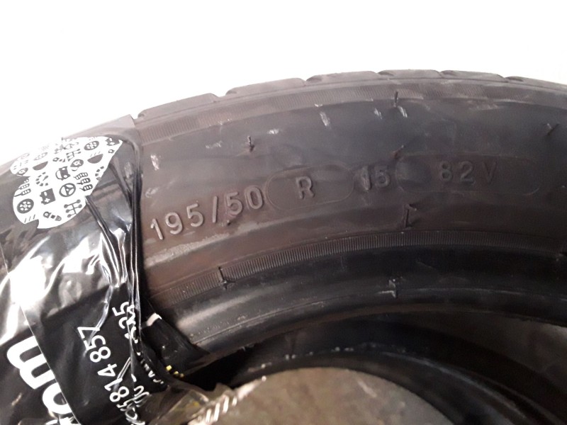 Recambio de neumatico pareja para neumaticos reutilizados - referencia OEM IAM 195501582V MICHELIN 195/50/15/82V