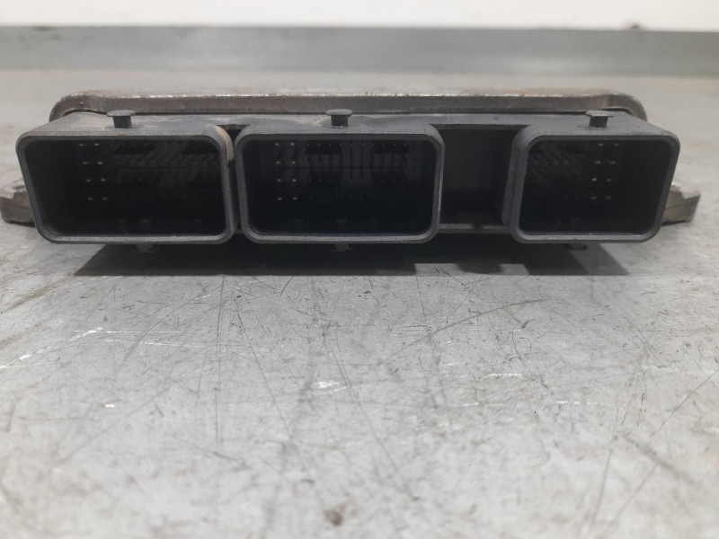 Recambio de centralita motor uce para renault megane ii station wagon (km0/1_) 1.6 16v referencia OEM IAM 8200509516 VALEO 