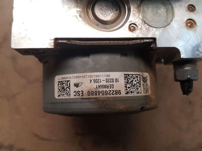Recambio de abs para peugeot 208 tech edition blue hdi referencia OEM IAM 9822654880  