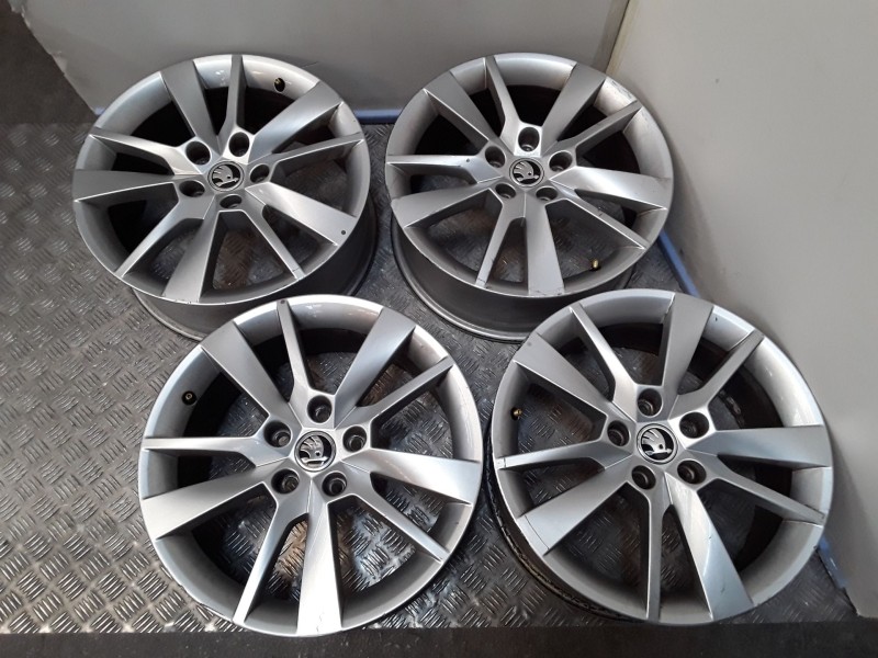 Recambio de juego llantas aluminio para skoda octavia iii (5e3, nl3, nr3) 1.5 tsi referencia OEM IAM 7X17 5 TORN ET49 ROZADAS AL