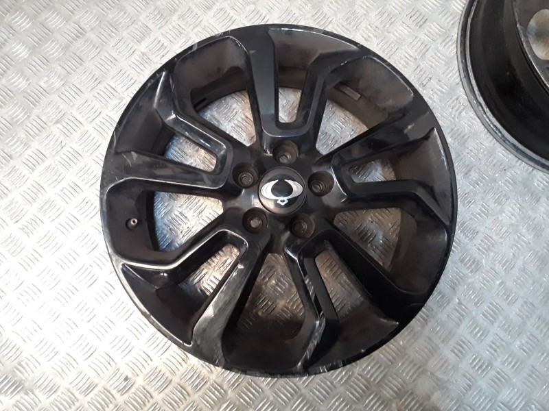 Recambio de juego llantas aluminio para ssangyong tivoli 1.6 xdi 160 referencia OEM IAM 6.5X18 5 TORN ET45.5 ROZADAS ALUMINIO
