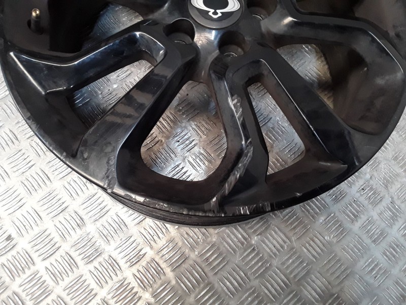 Recambio de juego llantas aluminio para ssangyong tivoli 1.6 xdi 160 referencia OEM IAM 6.5X18 5 TORN ET45.5 ROZADAS ALUMINIO