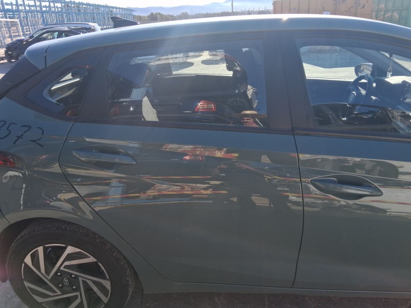 Recambio de puerta trasera derecha para hyundai i20 iii (bc3, bi3) 1.0 t-gdi referencia OEM IAM 77004Q0000  