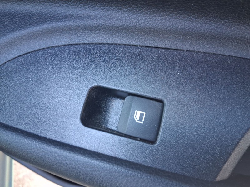 Recambio de mando elevalunas trasero derecho para hyundai i20 iii (bc3, bi3) 1.0 t-gdi referencia OEM IAM 93581Q00004X  