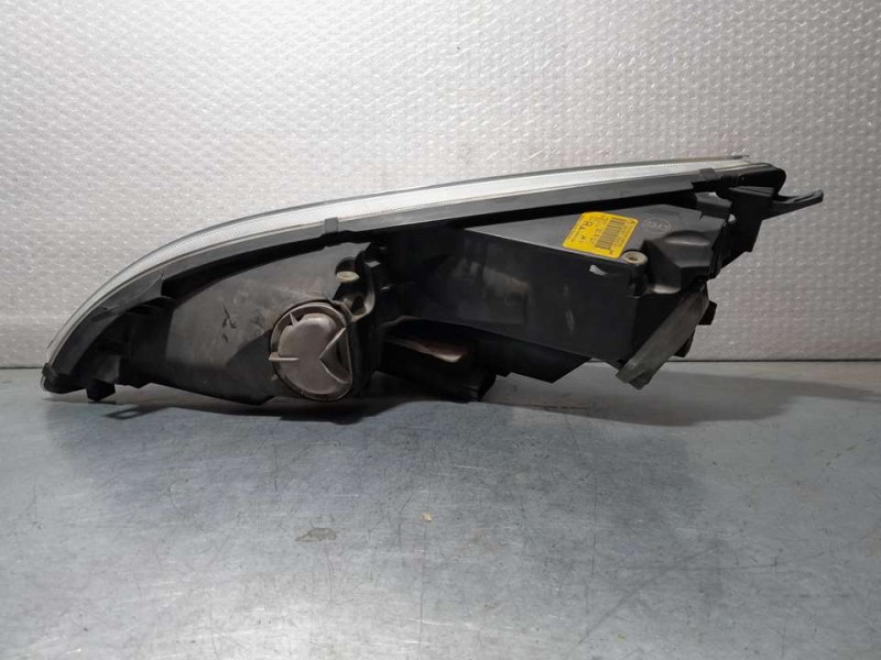 Recambio de faro derecho para mitsubishi colt berlina 5 (z30a) 1.1 inform (d) referencia OEM IAM 0301208202  