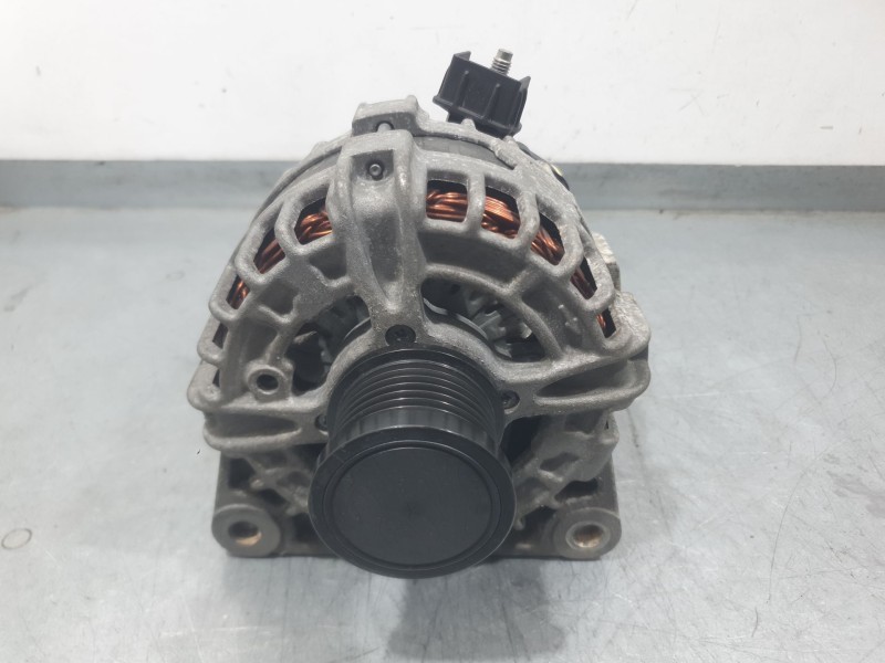 Recambio de alternador para dacia sandero iii 1.0 tce 90 referencia OEM IAM 231002175R  