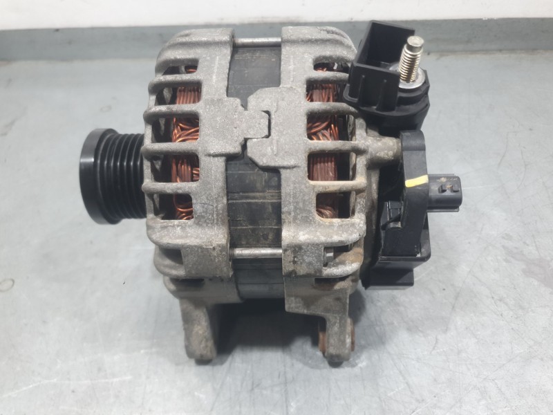 Recambio de alternador para dacia sandero iii 1.0 tce 90 referencia OEM IAM 231002175R  