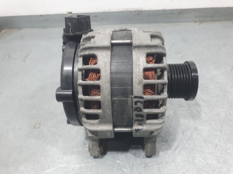 Recambio de alternador para dacia sandero iii 1.0 tce 90 referencia OEM IAM 231002175R  