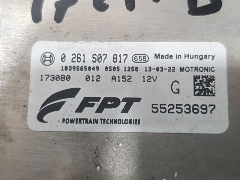 Recambio de centralita motor uce para fiat 500l (351_, 352_) 1.4 (199lyb1b) referencia OEM IAM 55253697 0261S07817 BOSCH