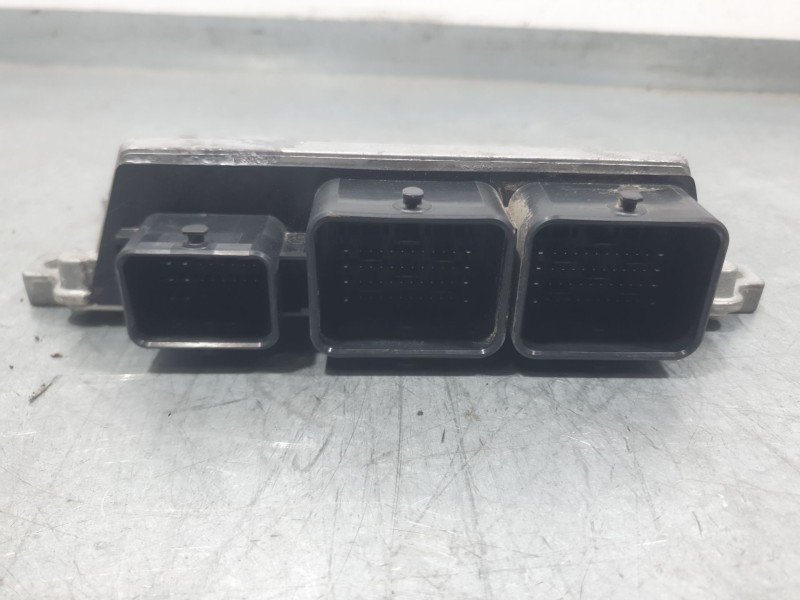 Recambio de centralita motor uce para peugeot 2008 i (cu_) 1.2 vti referencia OEM IAM 9805895780 29035181 VALEO