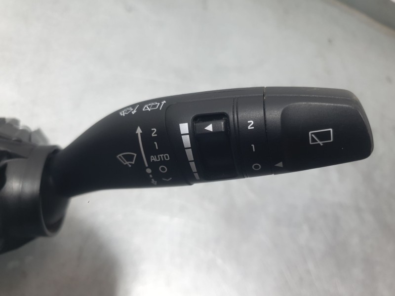 Recambio de mando luces y limpia para kia stonic (yb) 1.0 t-gdi eco-dynamics+ referencia OEM IAM 93404D4962  