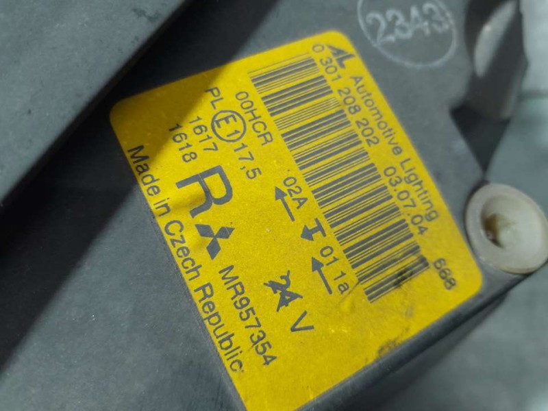 Recambio de faro derecho para mitsubishi colt berlina 5 (z30a) 1.1 inform (d) referencia OEM IAM 0301208202  