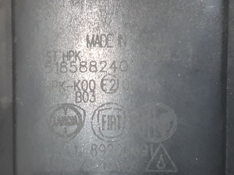 Recambio de faro antiniebla derecho para fiat 500l (351_, 352_) 1.4 (199lyb1b) referencia OEM IAM 518588240  