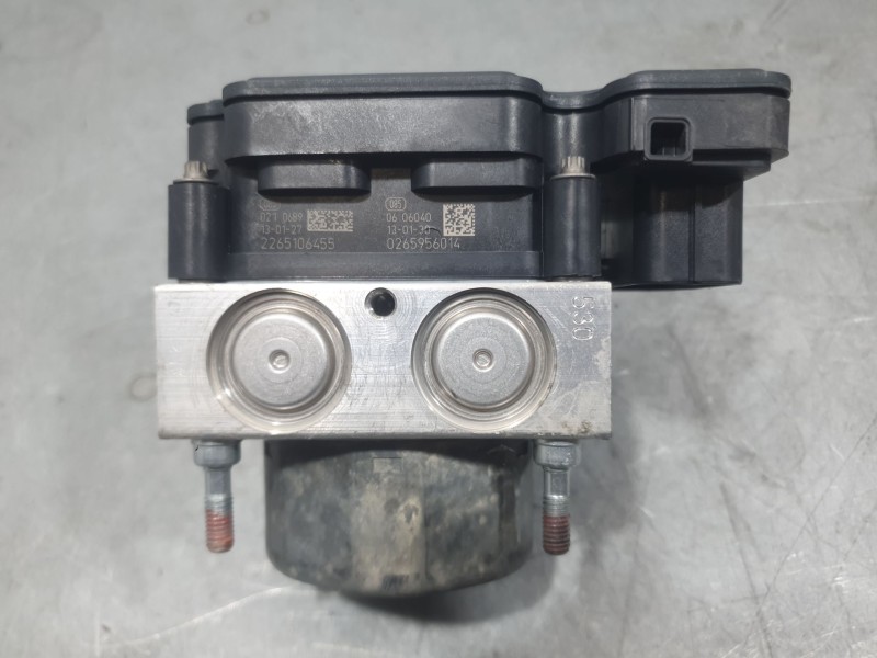 Recambio de abs para toyota auris (_e18_) 1.4 d-4d (nde180_) referencia OEM IAM 4454002380  