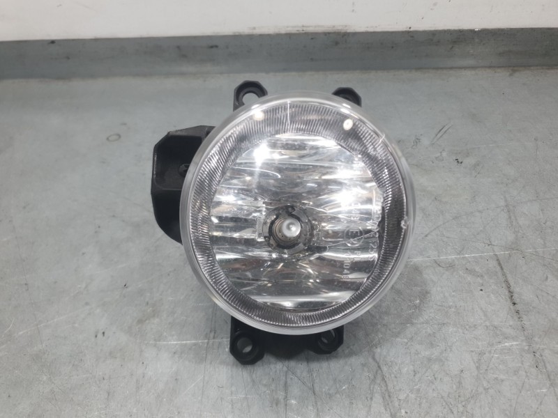 Recambio de faro antiniebla izquierdo para toyota auris (_e18_) 1.4 d-4d (nde180_) referencia OEM IAM 8122002110 90008497 VALEO