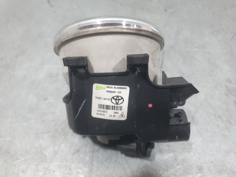 Recambio de faro antiniebla izquierdo para toyota auris (_e18_) 1.4 d-4d (nde180_) referencia OEM IAM 8122002110 90008497 VALEO