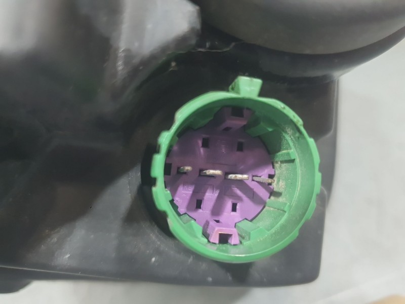 Recambio de faro izquierdo para fiat 500l (351_, 352_) 1.4 (199lyb1b) referencia OEM IAM 47510748LH LUZ LARGA 