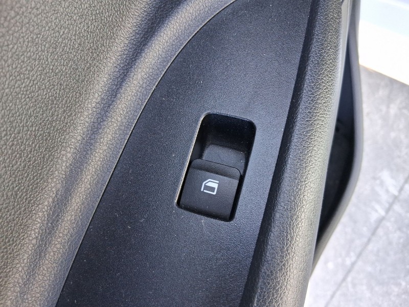 Recambio de mando elevalunas trasero izquierdo para hyundai i20 iii (bc3, bi3) 1.0 t-gdi referencia OEM IAM 93581Q00004X  