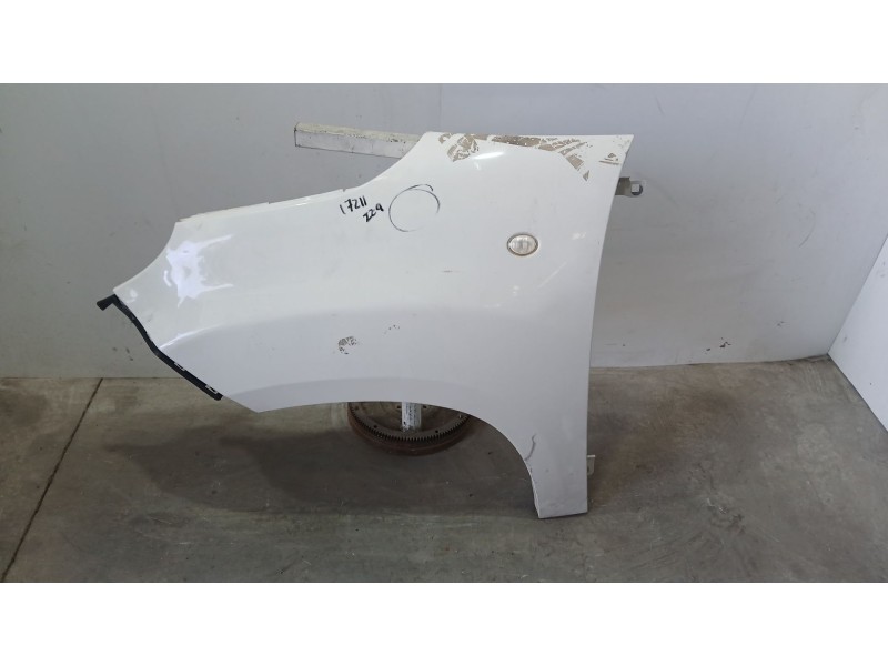 Recambio de aleta delantera izquierda para fiat 500l (351_, 352_) 1.4 (199lyb1b) referencia OEM IAM 1689786880 TOCADA 