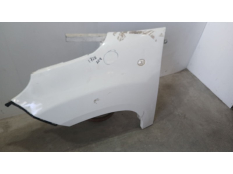 Recambio de aleta delantera izquierda para fiat 500l (351_, 352_) 1.4 (199lyb1b) referencia OEM IAM 1689786880 TOCADA 