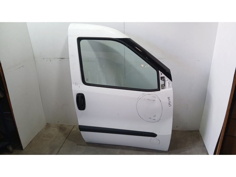 Recambio de puerta delantera derecha para fiat doblo cargo (263_) 1.3 d multijet (263wxu1a) referencia OEM IAM 52155064 MUY TOCA