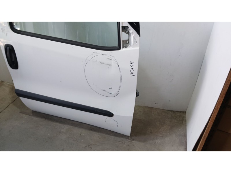Recambio de puerta delantera derecha para fiat doblo cargo (263_) 1.3 d multijet (263wxu1a) referencia OEM IAM 52155064 MUY TOCA