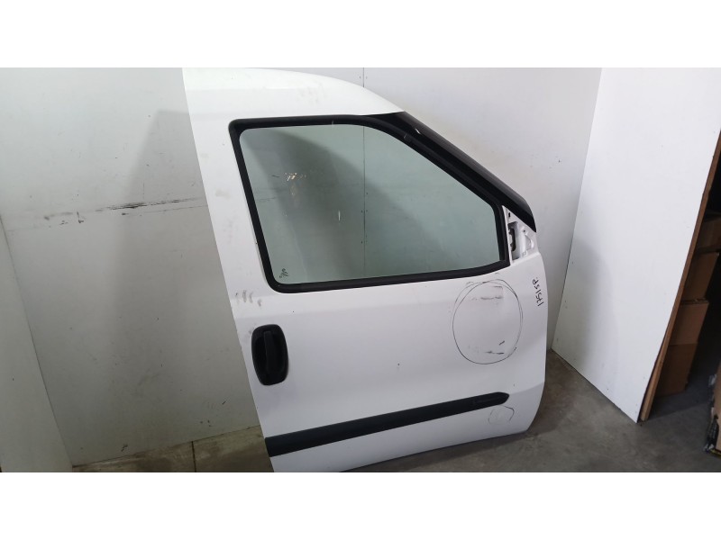 Recambio de puerta delantera derecha para fiat doblo cargo (263_) 1.3 d multijet (263wxu1a) referencia OEM IAM 52155064 MUY TOCA