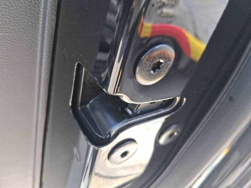 Recambio de cerradura puerta delantera derecha para mg zs suv (azs1) 1.5 vti referencia OEM IAM 10640588  