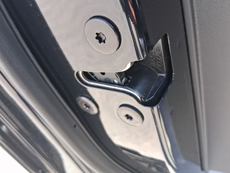 Recambio de cerradura puerta delantera izquierda para mg zs suv (azs1) 1.5 vti referencia OEM IAM 10640587  