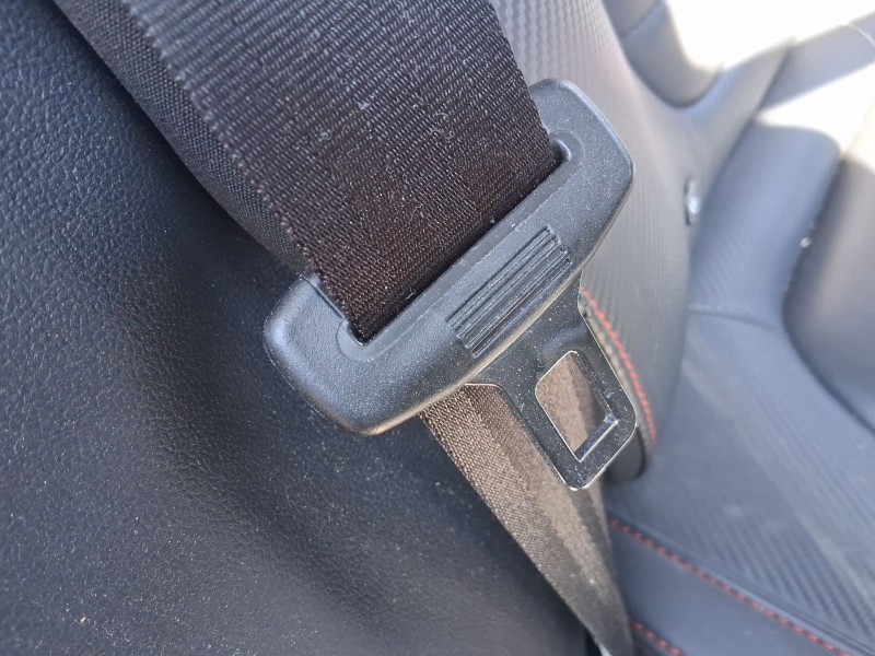 Recambio de cinturon seguridad trasero derecho para mg zs suv (azs1) 1.5 vti referencia OEM IAM 10242536  