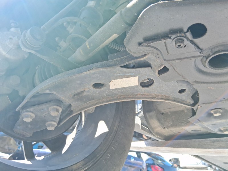 Recambio de brazo suspension inferior delantero derecho para mg zs suv (azs1) 1.5 vti referencia OEM IAM 11048895  