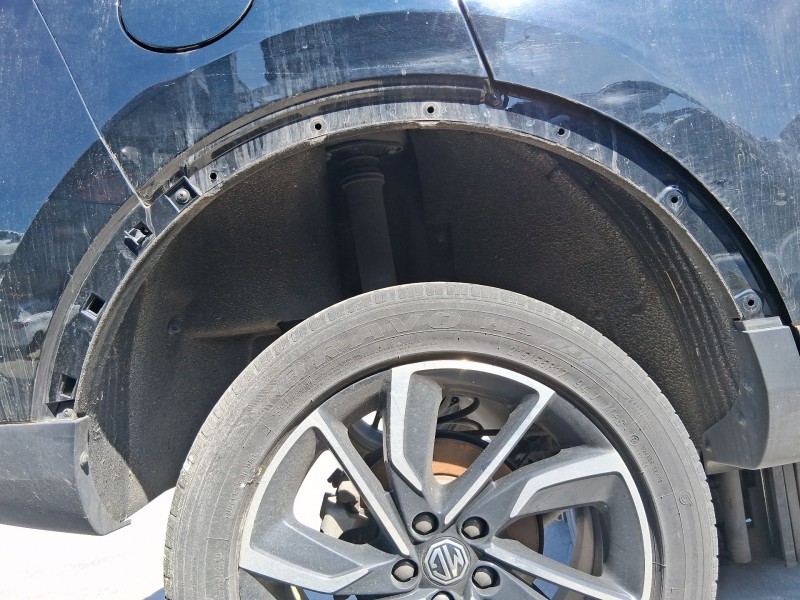 Recambio de plastico pase rueda tras. dch. para mg zs suv (azs1) 1.5 vti referencia OEM IAM 11115349  