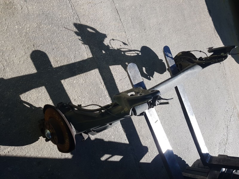 Recambio de puente trasero para fiat 500l (351_, 352_) 1.4 (199lyb1b) referencia OEM IAM 6000636674 DISCO C/ABS Y 5 TORNILLOS 
