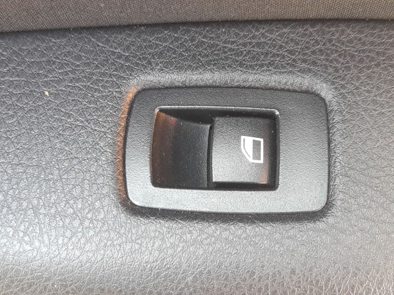 Recambio de mando elevalunas trasero derecho para bmw 1 (f20) 118 i referencia OEM IAM 61319208106  