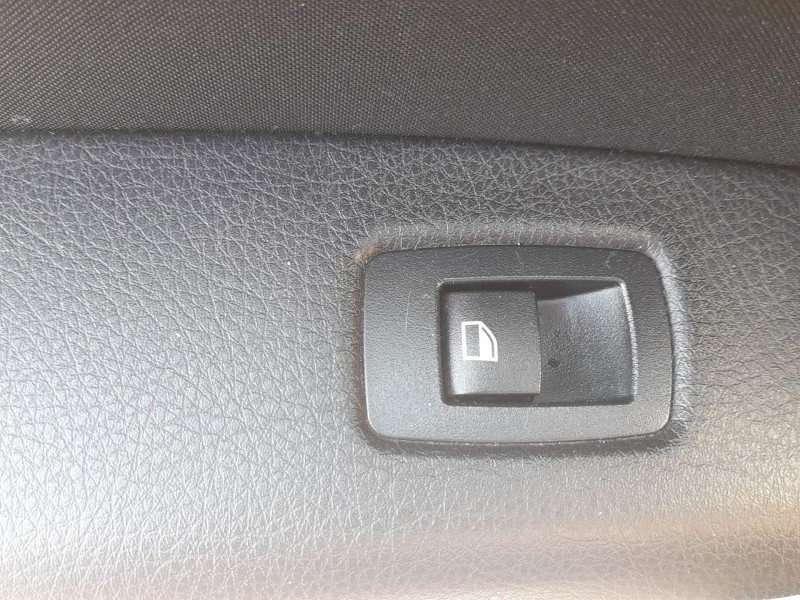 Recambio de mando elevalunas trasero izquierdo para bmw 1 (f20) 118 i referencia OEM IAM 61319208106  